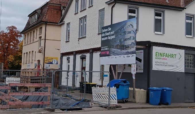 Einfahrt zum Moker-Areal